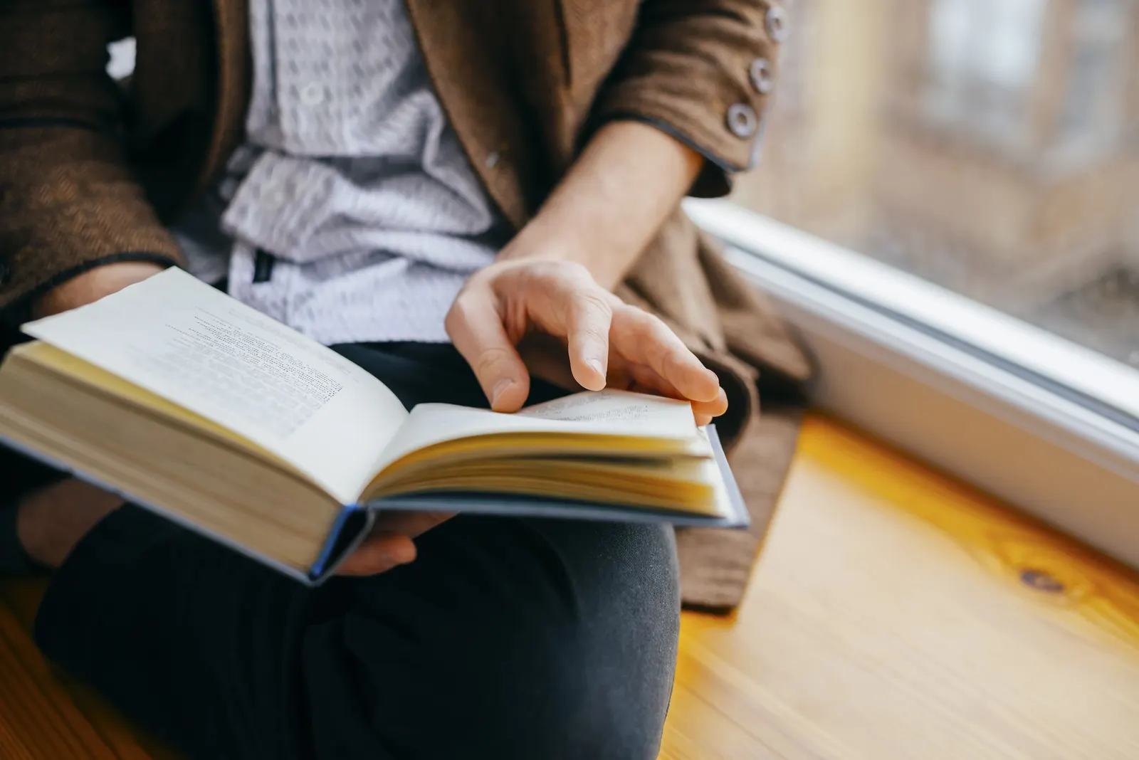 Imagem de capa do artigo INFOGRÁFICO: 5 DICAS PARA COMEÇAR A LER LIVROS EM INGLÊS