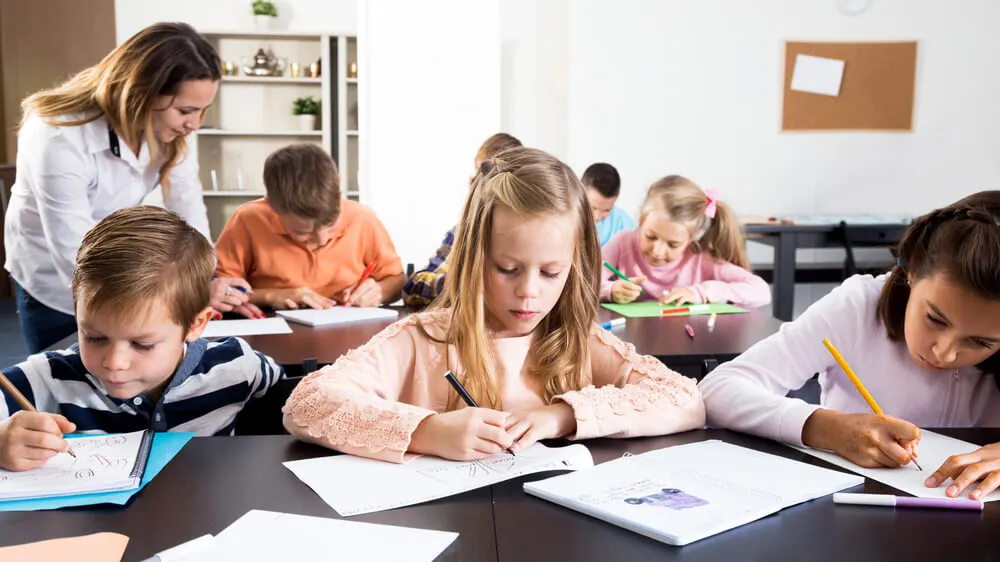 Imagem de capa do artigo POR QUE COLOCAR MEU FILHO NO ENSINO BILÍNGUE?