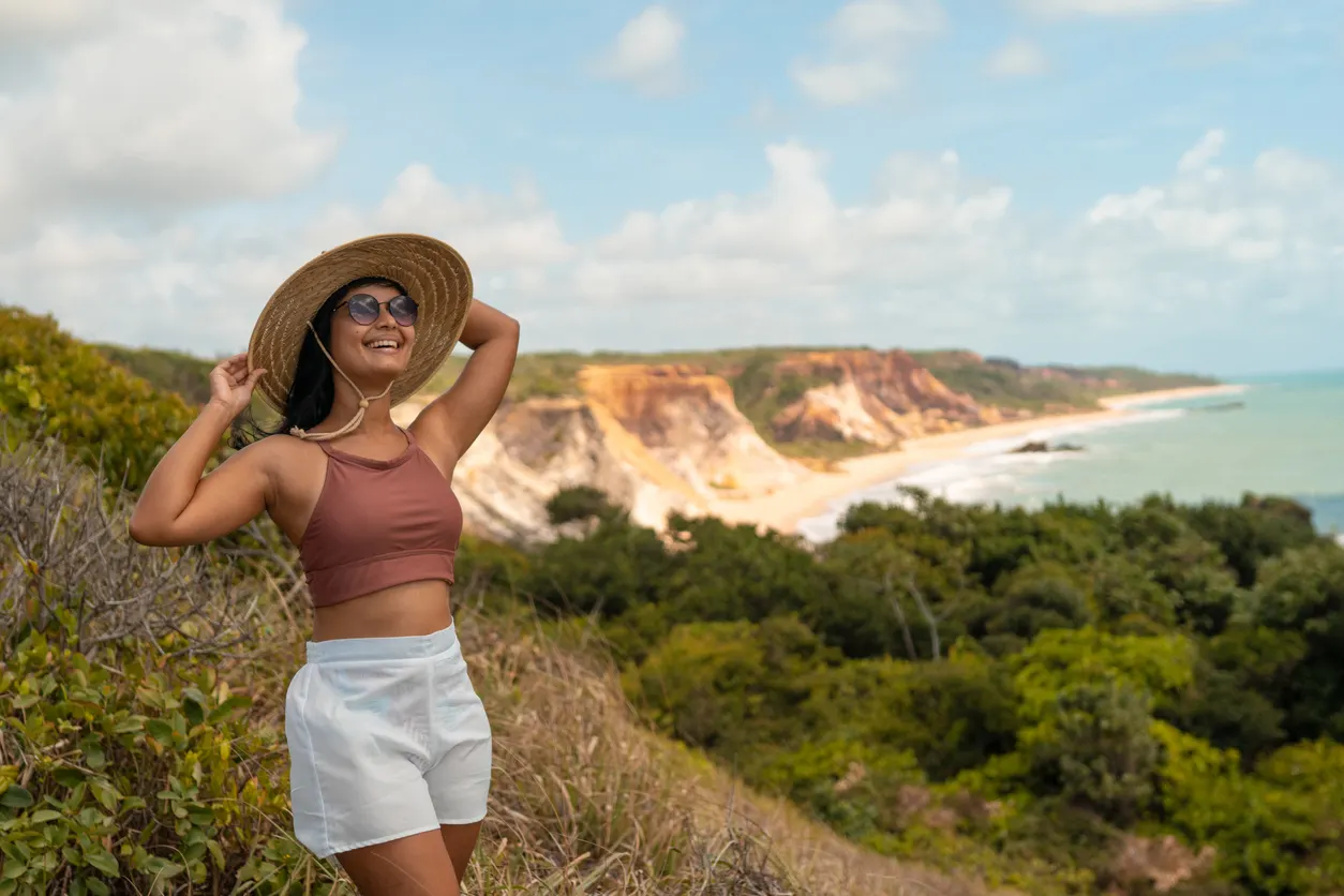 Imagem de capa do artigo INGLÊS PARA VIAGENS: TUDO O QUE VOCÊ PRECISA SABER PARA VIAJAR NO VERÃO 2026