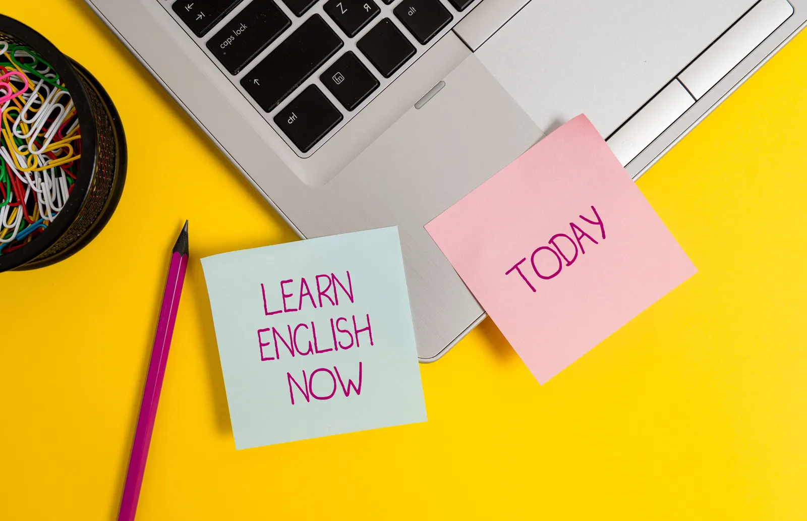 Imagem de capa do artigo COMO USAR O PHRASAL VERB MAKE UP EM INGLÊS?