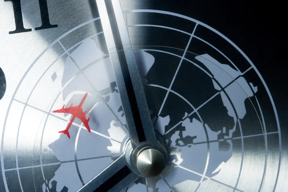 Imagem de capa do artigo VAI VIAJAR PARA FORA DO PAÍS? VEJA NOSSAS DICAS PARA EVITAR O JET LAG