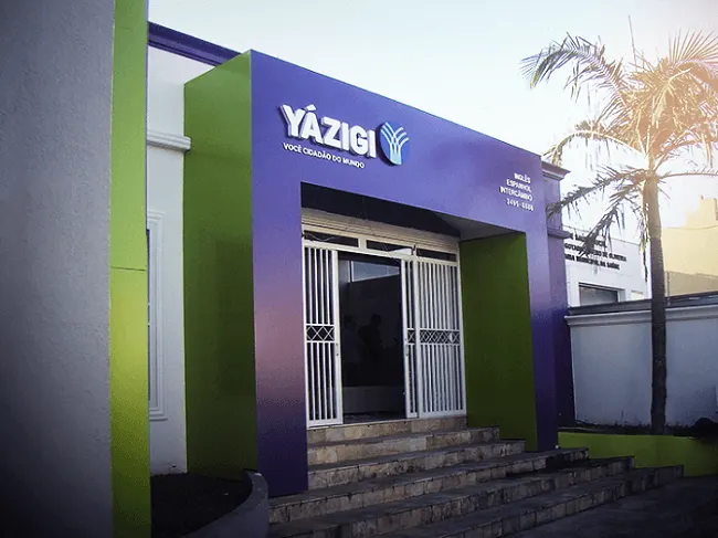 Imagem de capa do artigo COMO O YÁZIGI AUXILIA SEUS FRANQUEADOS A ALCANÇAREM O SUCESSO?