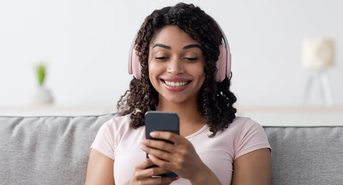 Imagem de capa do artigo CIDADANIA NA MÚSICA: ANALISANDO LETRAS DE CANÇÕES EM INGLÊS