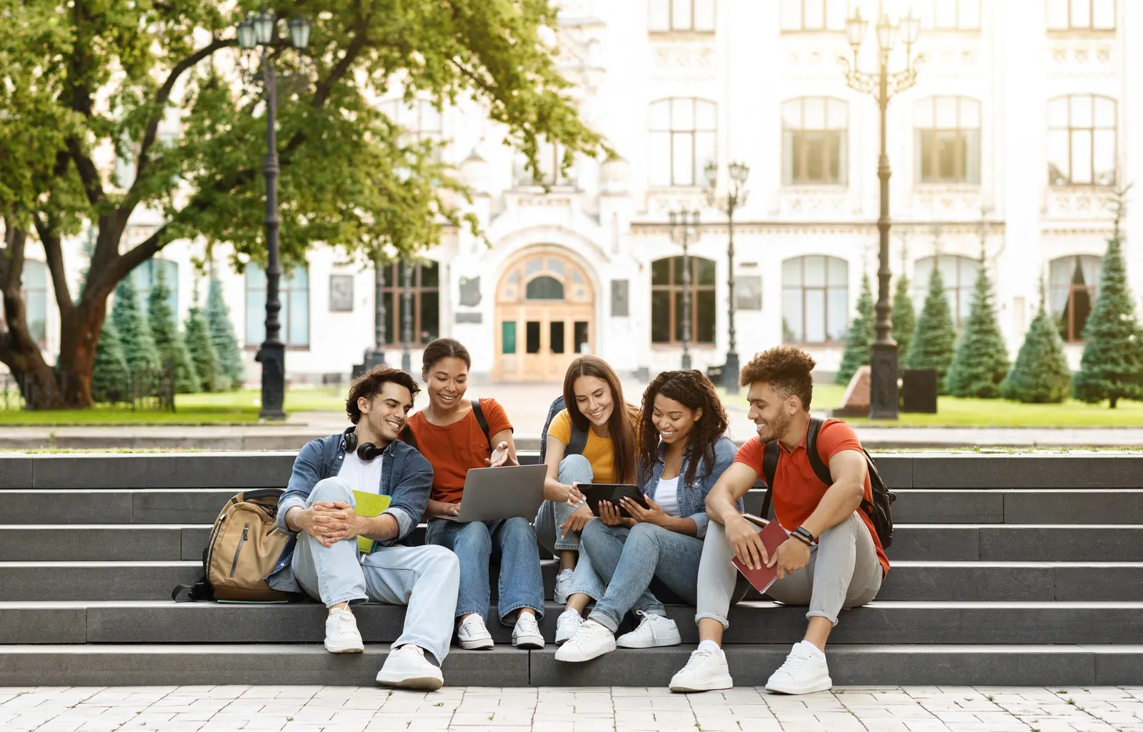 Imagem de capa do artigo ENTENDA A DIFERENÇA ENTRE COLLEGE E UNIVERSITY